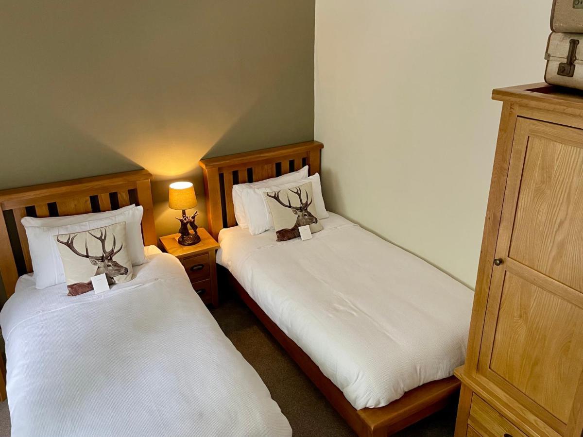 The Devonian Hotel อิลฟราคูมบ์ ภายนอก รูปภาพ